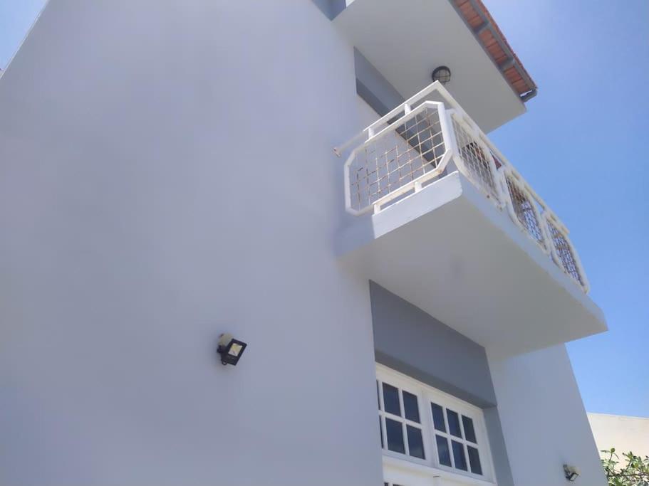 Vivenda Com Patio, No Coracao Do Mindeloヴィラ エクステリア 写真