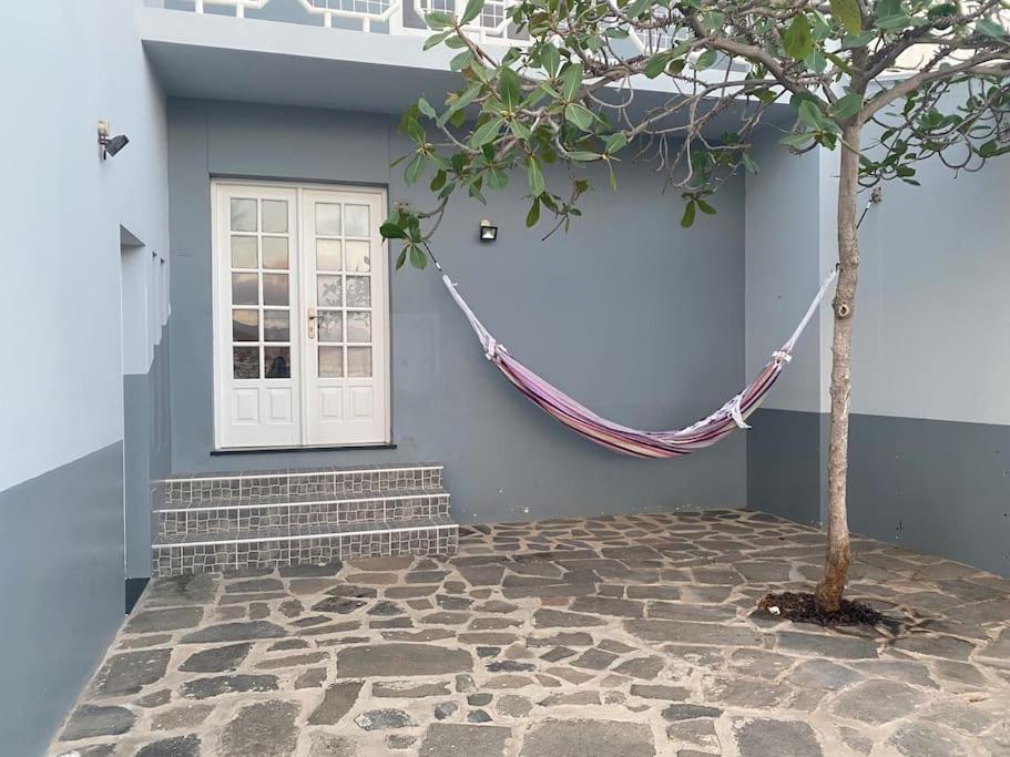 Vivenda Com Patio, No Coracao Do Mindeloヴィラ エクステリア 写真
